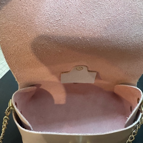 Faux Leather Chain Strap Bag - Picture 4 of 9